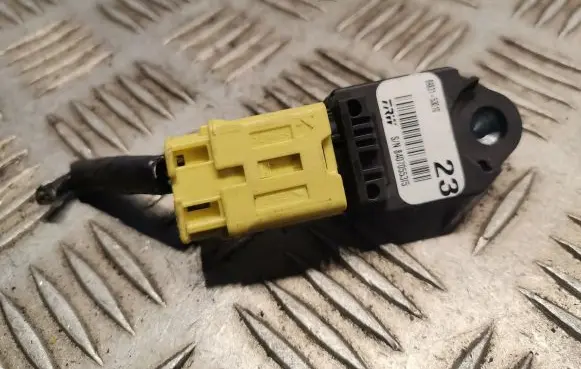 Lexus IS 220D-250-350 Airbag deployment crash/impact sensor 8983153010