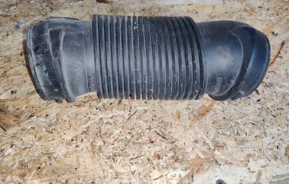 Citroen DS3 Air intake hose/pipe 9684577280