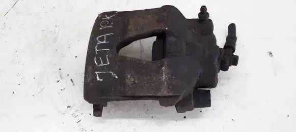Volkswagen Jetta V Front brake caliper