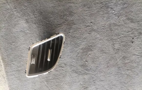 Audi A4 S4 B8 8K Dashboard side air vent grill/cover trim 8T2820902
