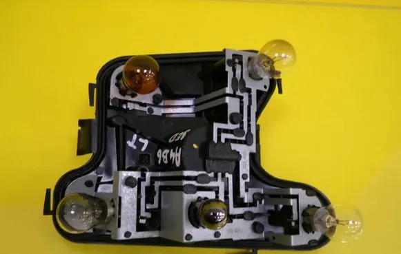 Audi A4 S4 B6 8E 8H Tail light bulb cover holder 153947