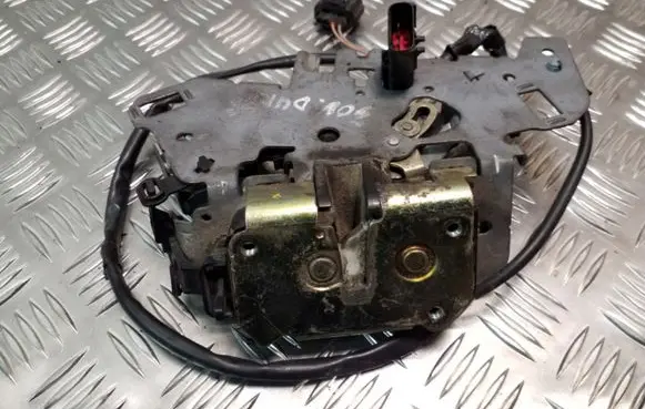 Chrysler Voyager Sliding door lock 