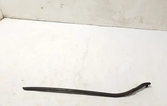 Volvo XC60 Windshield trim 32210591