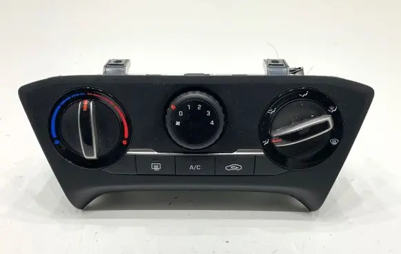 Hyundai i20 (GB IB) Interior fan control switch 97250-C8410