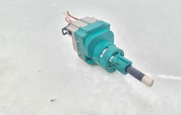 Audi A6 S6 C5 4B Clutch pedal sensor 