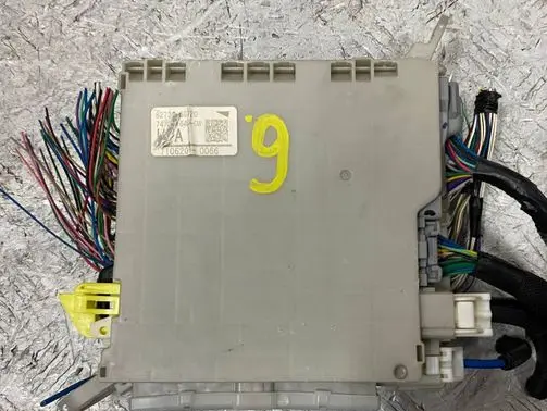 Lexus LS 460 - 600H Other control units/modules 8273050720 XF40 MRSU6725161