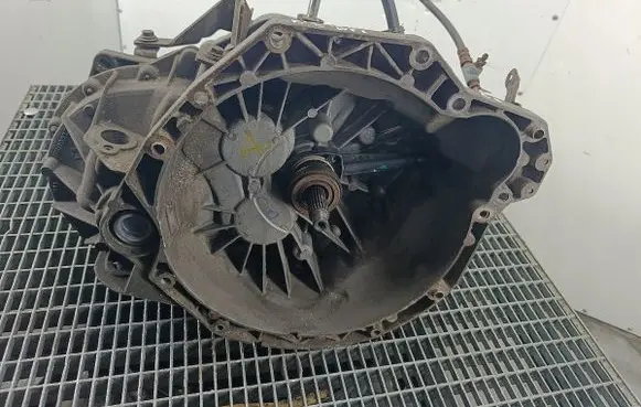 Opel Vivaro Manual 6 speed gearbox PK6028
