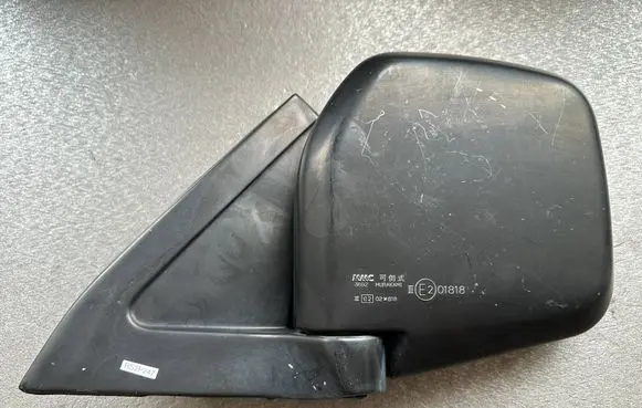 Mitsubishi Pajero Front door electric wing mirror MR322977