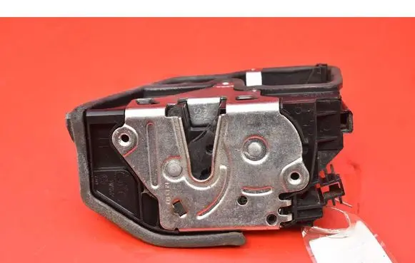 BMW 5 F10 F11 Front door lock 7202143