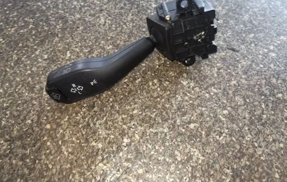 BMW 5 E39 Indicator stalk 8363668