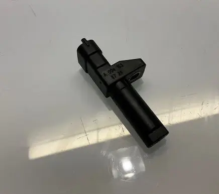 Mercedes-Benz CLS C219 Crankshaft position sensor A0041538728 0041538728