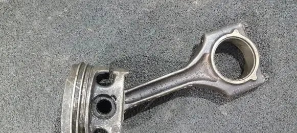 BMW 5 E39 Piston with connecting rod 1432800
