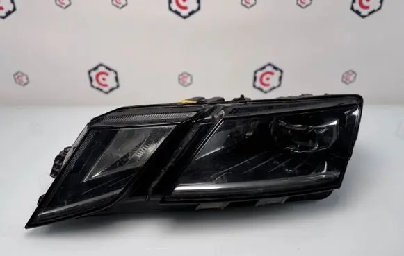 Skoda Octavia Mk3 (5E) Headlight/headlamp 5E1941015D