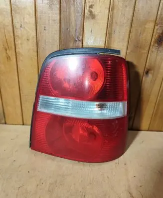 Volkswagen Touran I Rear/tail lights 1T0945096