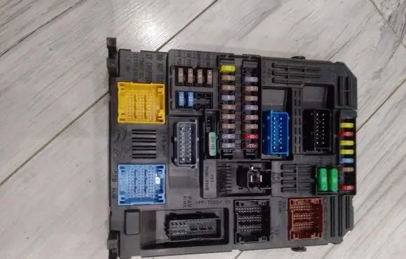 Peugeot Partner Comfort/convenience module 9830707680