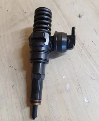 Volkswagen Sharan Fuel injector 038130073BA