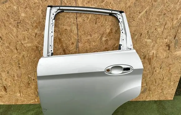 Ford C-MAX II Rear door