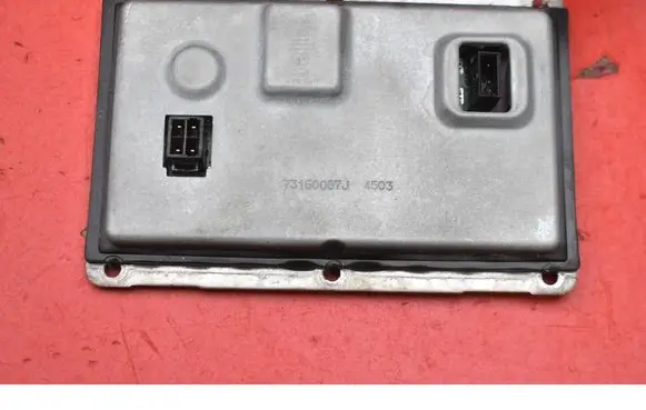 Audi A4 S4 B6 8E 8H Voltage converter/converter module 73160087J