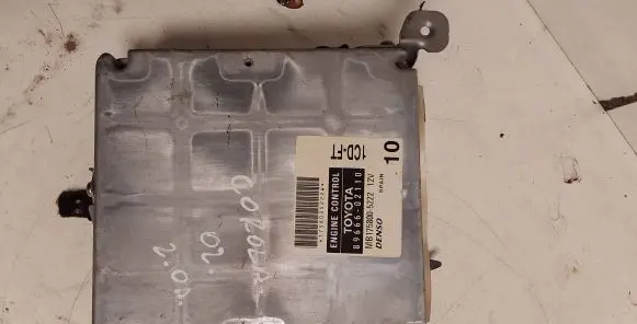 Toyota Corolla E120 E130 Engine control unit/module 8966602110 MB1758005222