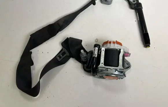 Ford Mustang VI Front seatbelt FR3B63612D64AF