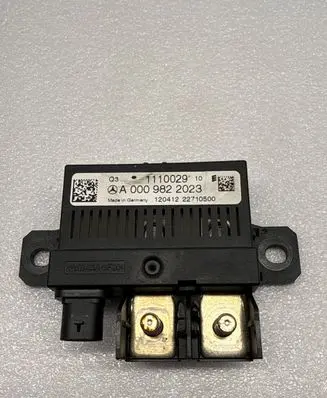 Mercedes-Benz ML W166 Charging relay A0009822023