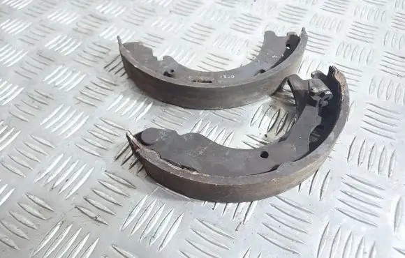 Land Rover Discovery 3 - LR3 Handbrake/parking brake pads 