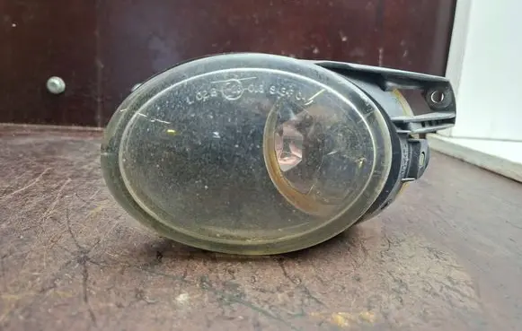 Volkswagen PASSAT B6 Front fog light 27129300