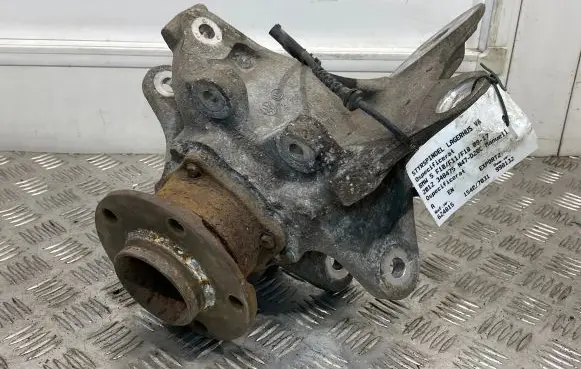 BMW 5 F10 F11 Rear wheel hub 6796099