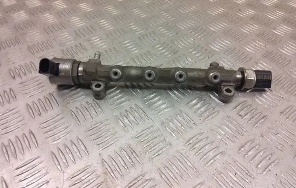 Audi Q3 8U Fuel main line pipe 04L089G 0902804