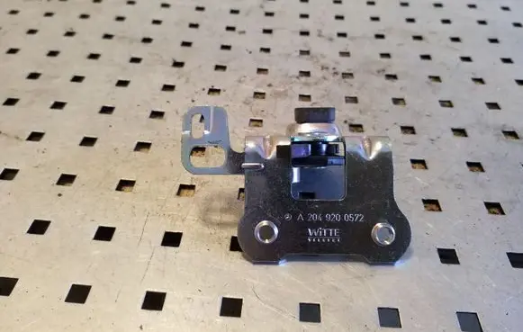 Mercedes-Benz C W204 Seat back rest lock catch A2049200572