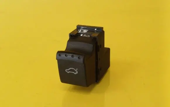 Skoda Superb B5 (3U) Tailgate opening switch 3U0959831