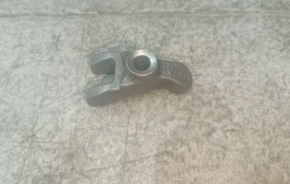 Opel Zafira B Fuel Injector clamp holder 