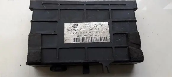 Volkswagen PASSAT B4 Engine control unit/module 097927731 5dg005906-39