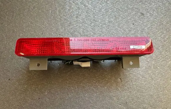 Mitsubishi Pajero Third/center stoplight MB623350