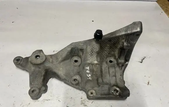 Porsche Cayenne (92A) Engine mounting bracket 9461022258R 946102225