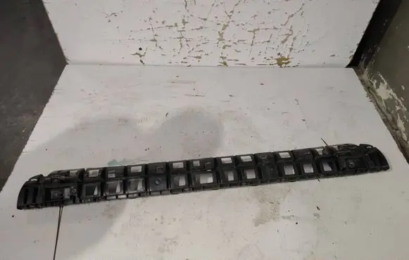 Mercedes-Benz Sprinter W901 W902 W903 W904 Rear bumper mounting bracket 