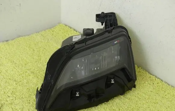 Renault 5 E-Tech Headlight/headlamp 260601570R