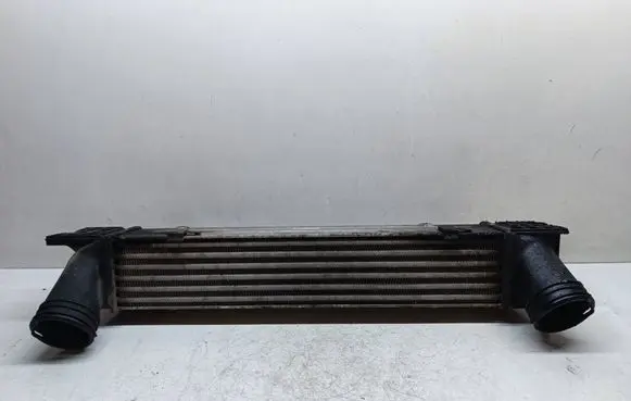 BMW 3 E90 E91 Intercooler radiator 7524916