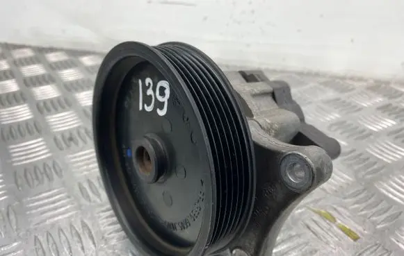 Mercedes-Benz E W212 Power steering pump A0054668201