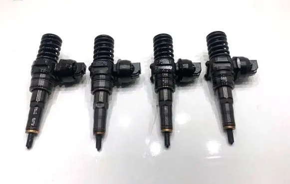 Seat Leon (1P) Fuel injectors set 038130073AG