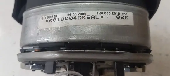 Volkswagen Touran I Steering wheel airbag 61607480 61609050B 1K0880201N