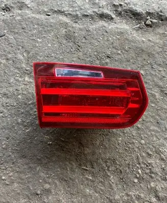 Tailgate rear/tail lights