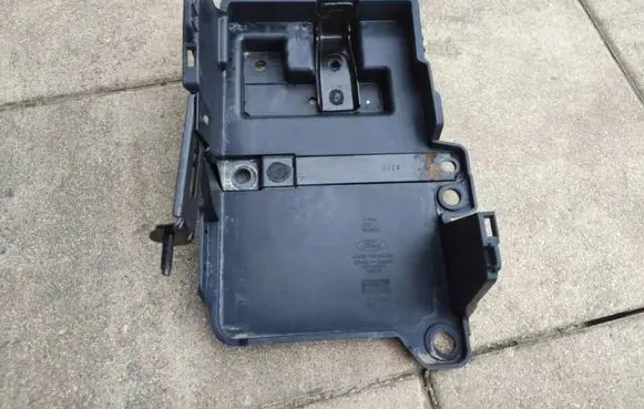 Battery box tray