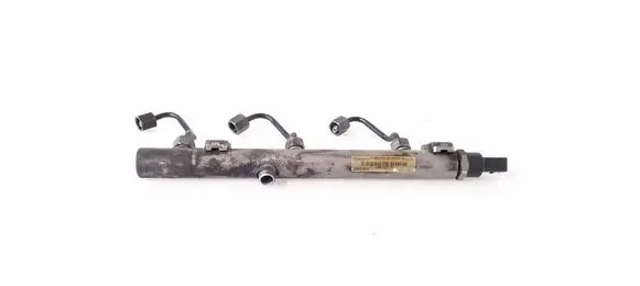 Mercedes-Benz E W211 Fuel main line pipe A6420700695 0281002504
