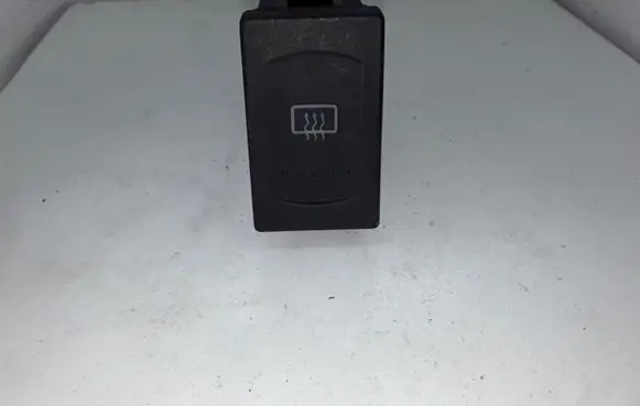 Volkswagen PASSAT B5 Windscreen/window heater switch 3B0959621C