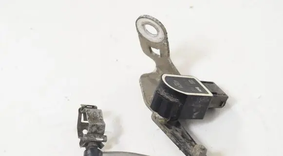 BMW Z4 E89 Air suspension front height level sensor 6853752