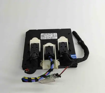 Volkswagen PASSAT B8 Central body control module F005V02372 5Q0937086BM