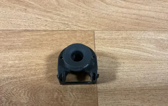 Citroen C3 Radiator mount bracket 9639048580