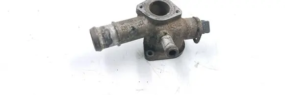 Volkswagen PASSAT B5 Engine coolant pipe/hose 038121133A