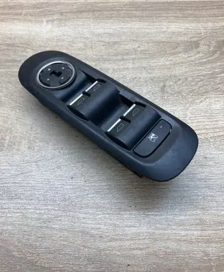 Ford Mondeo Mk III Electric window control switch 7S7T14A132AB